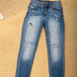 High waisted | Distressed Jeans